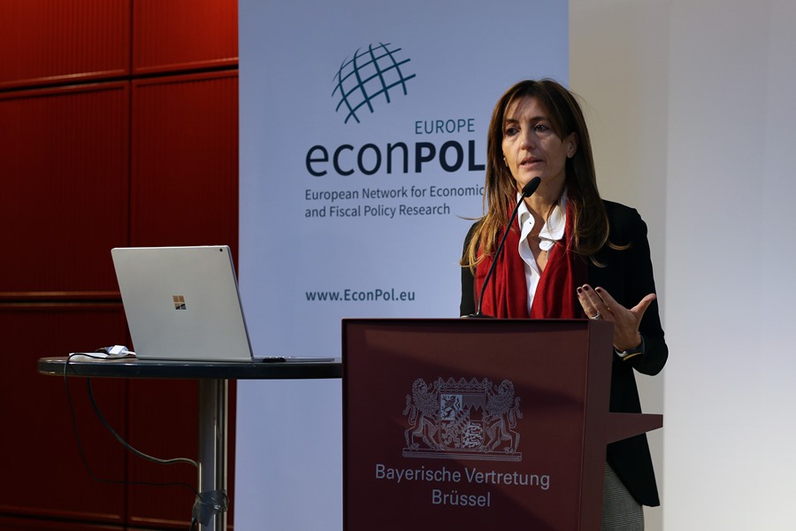 Cecilia Joan Lasinio discusses the policy challenges of digitilisation
