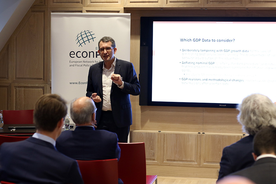 Christophe Destais presents the promises and challenges of self restructing GDP linked bonds